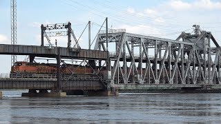 TRRS 532 BNSFs Fort Madison Swing Bridge [upl. by Ennahoj]